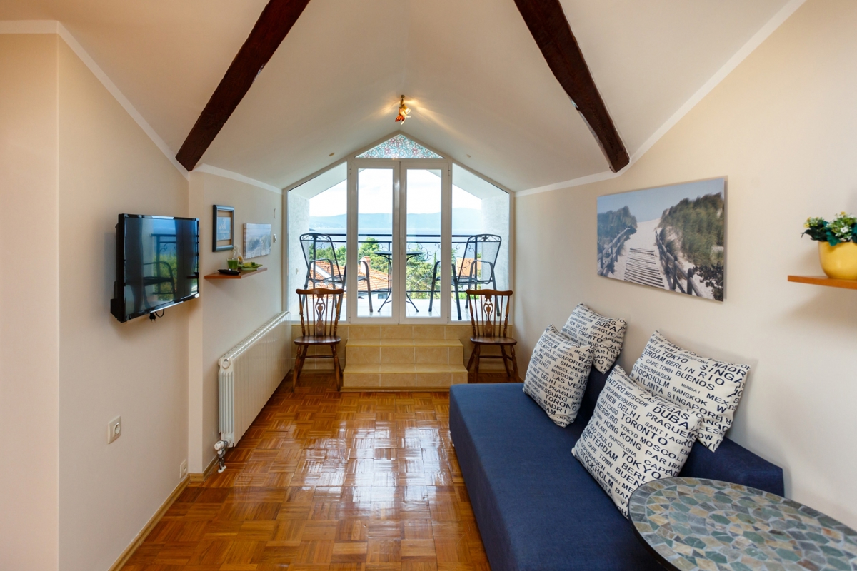 ISOLA DI KRK, MALINSKA - Palazzina ristrutturata vicino al mare