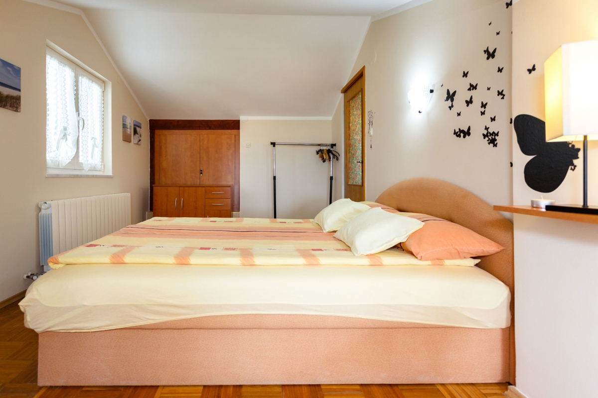 ISOLA DI KRK, MALINSKA - Palazzina ristrutturata vicino al mare