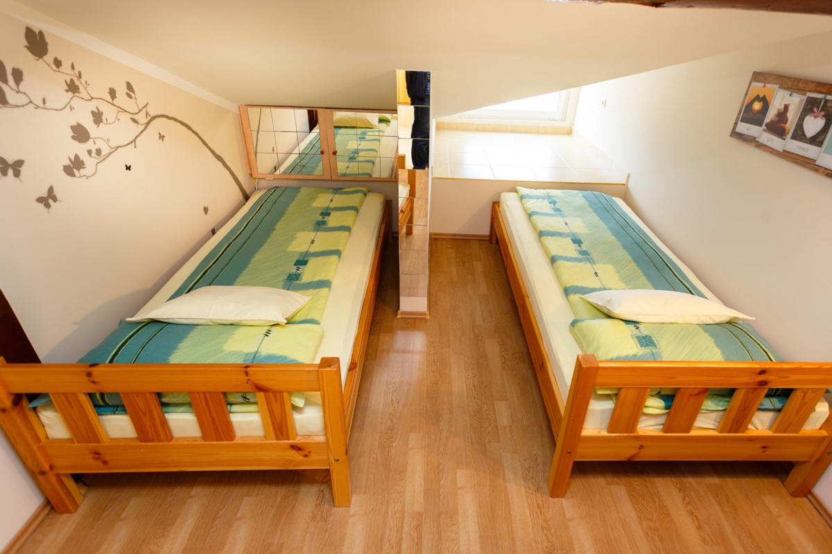 ISOLA DI KRK, MALINSKA - Palazzina ristrutturata vicino al mare