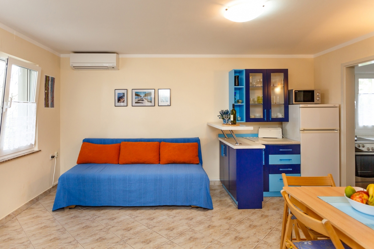 ISOLA DI KRK, MALINSKA - Palazzina ristrutturata vicino al mare