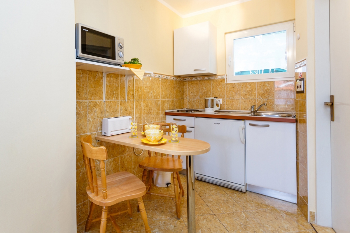 ISOLA DI KRK, MALINSKA - Palazzina ristrutturata vicino al mare