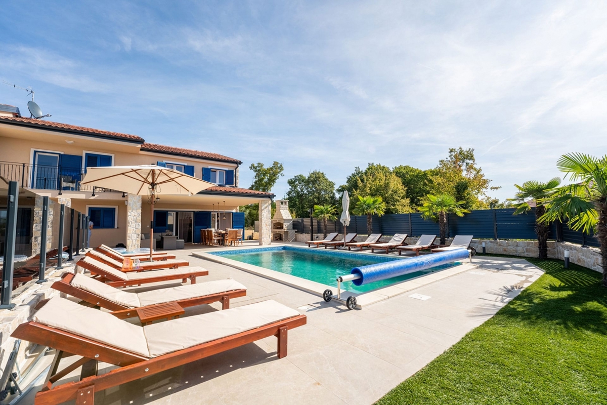 Isola di Krk, interno dell'isola - Lussuosa villa indipendente con piscina