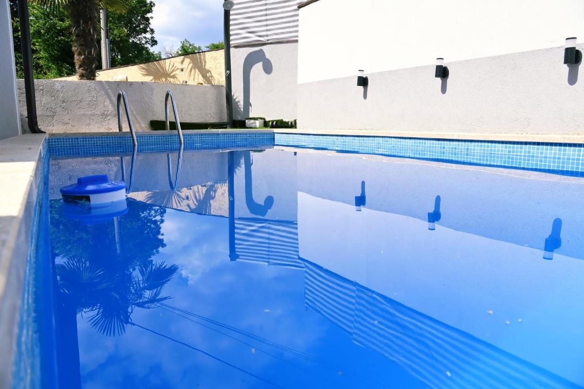 ISOLA DI KRK, GOSTINJAC - Casa indipendente con piscina