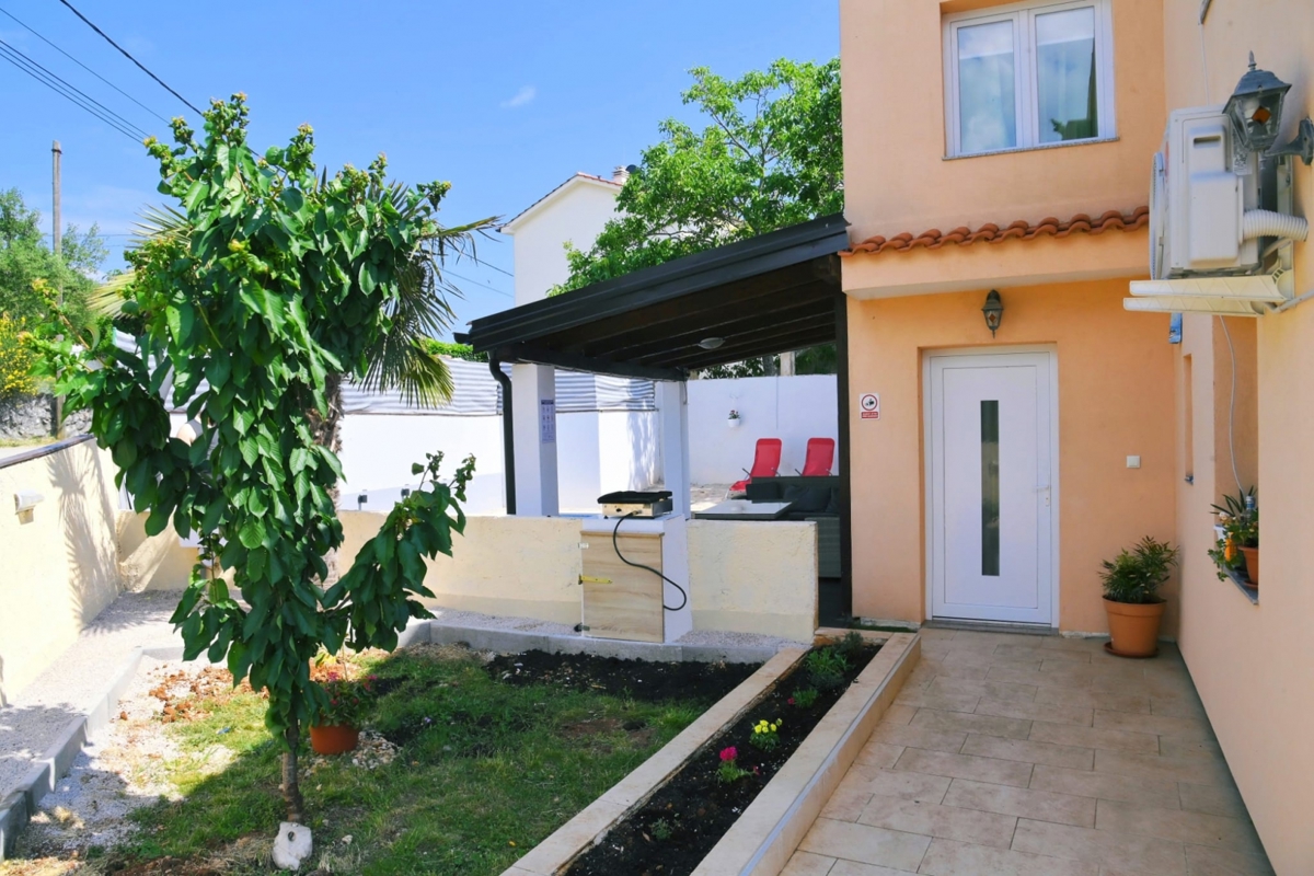 ISOLA DI KRK, GOSTINJAC - Casa indipendente con piscina
