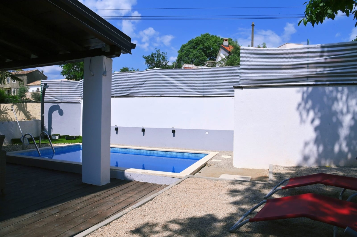 ISOLA DI KRK, GOSTINJAC - Casa indipendente con piscina