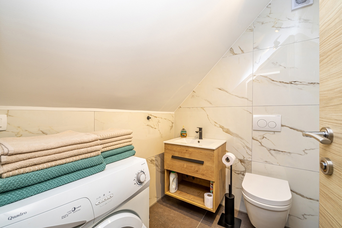RAVNA GORA - Casa con sauna e jacuzzi