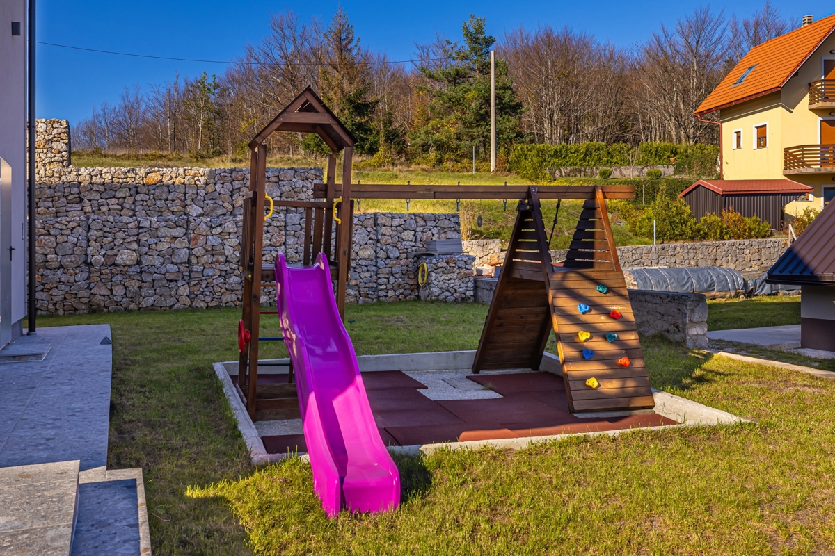 RAVNA GORA - Casa con sauna e jacuzzi