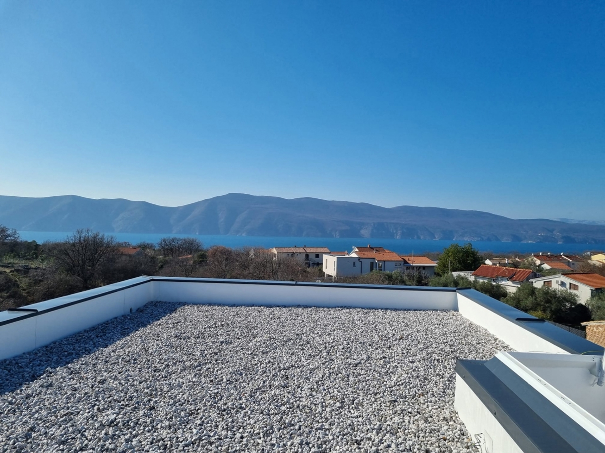 ISOLA DI KRK - Moderna casa bifamiliare con piscina e vista mare