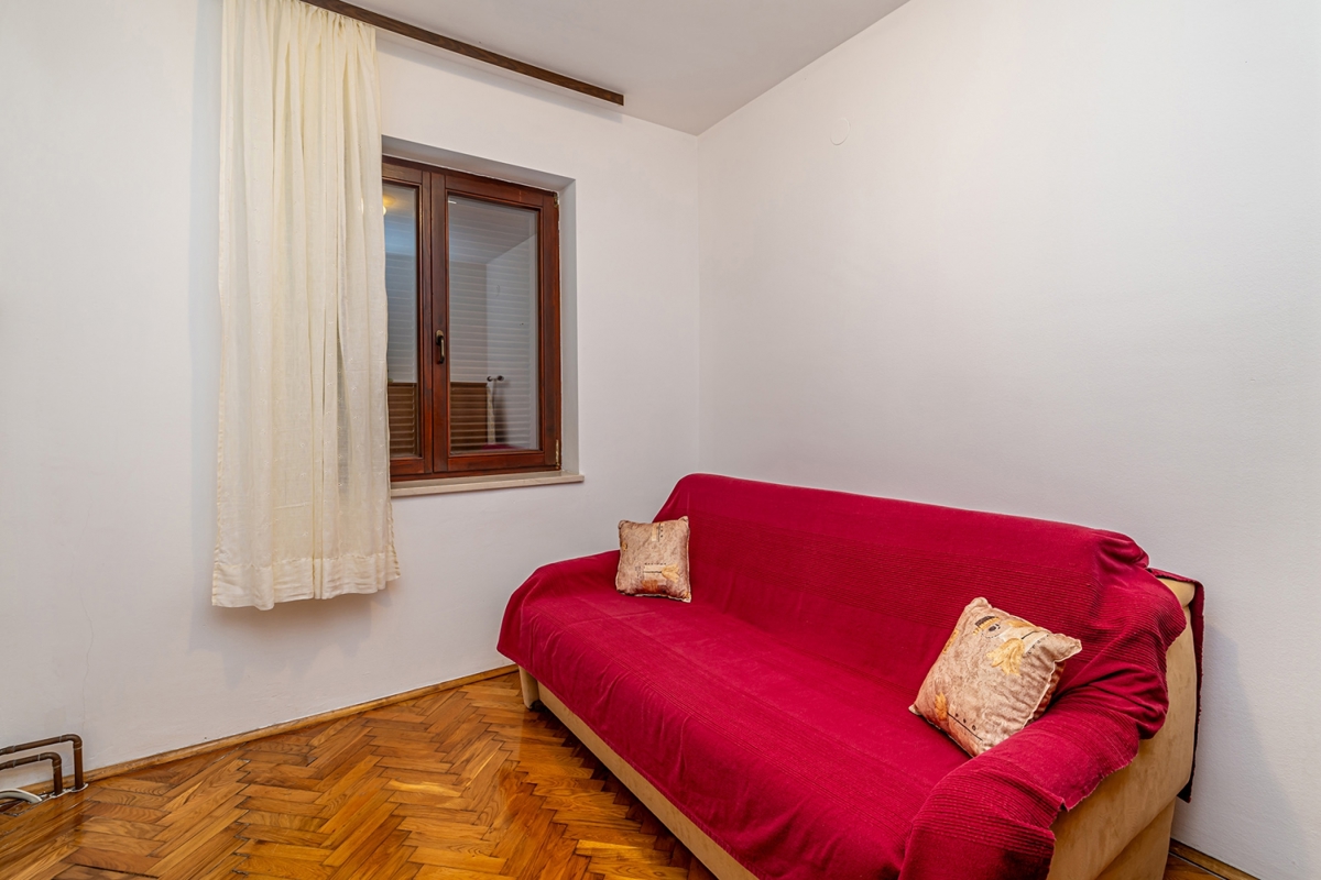 ISOLA DI KRK, MALINSKA - Appartamento prima fila al mare con posto auto