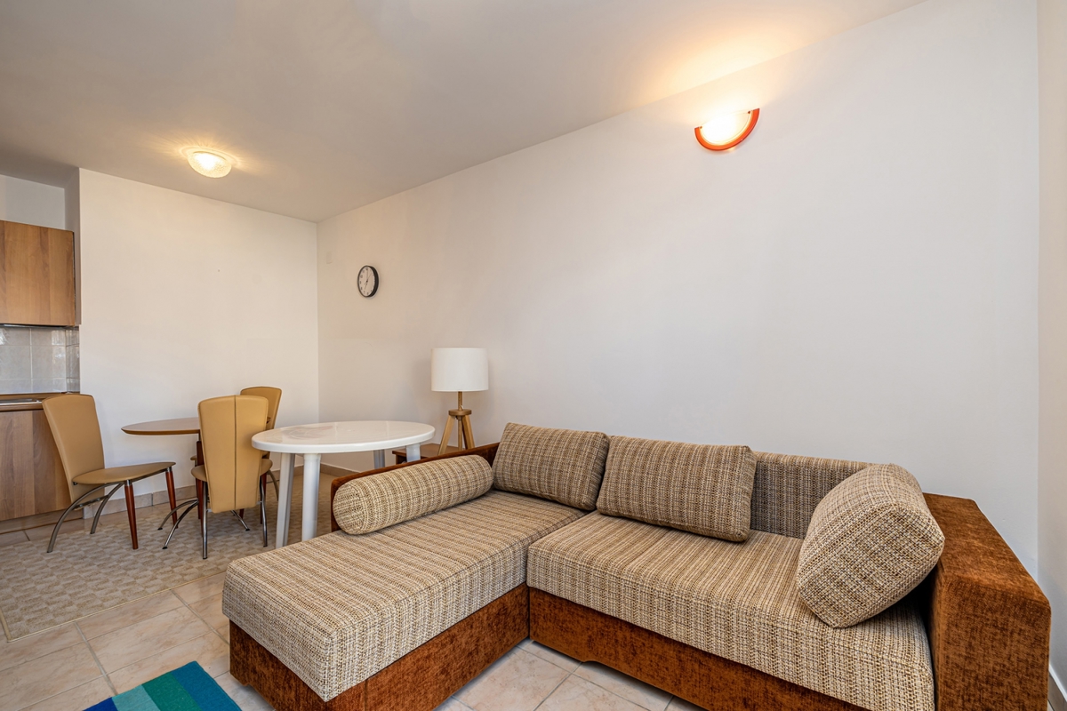 ISOLA DI KRK, MALINSKA - Appartamento prima fila al mare con posto auto