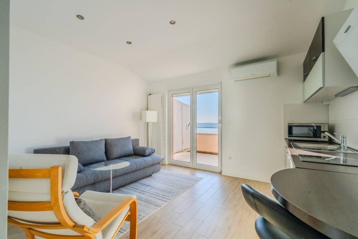 CRIKVENICA - Palazzo residenziale con vista panoramica sul mare