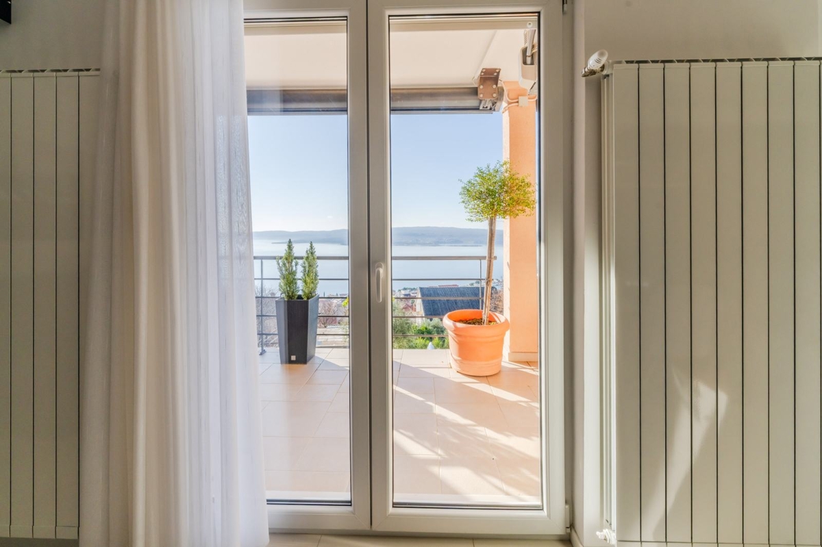 CRIKVENICA - Palazzo residenziale con vista panoramica sul mare