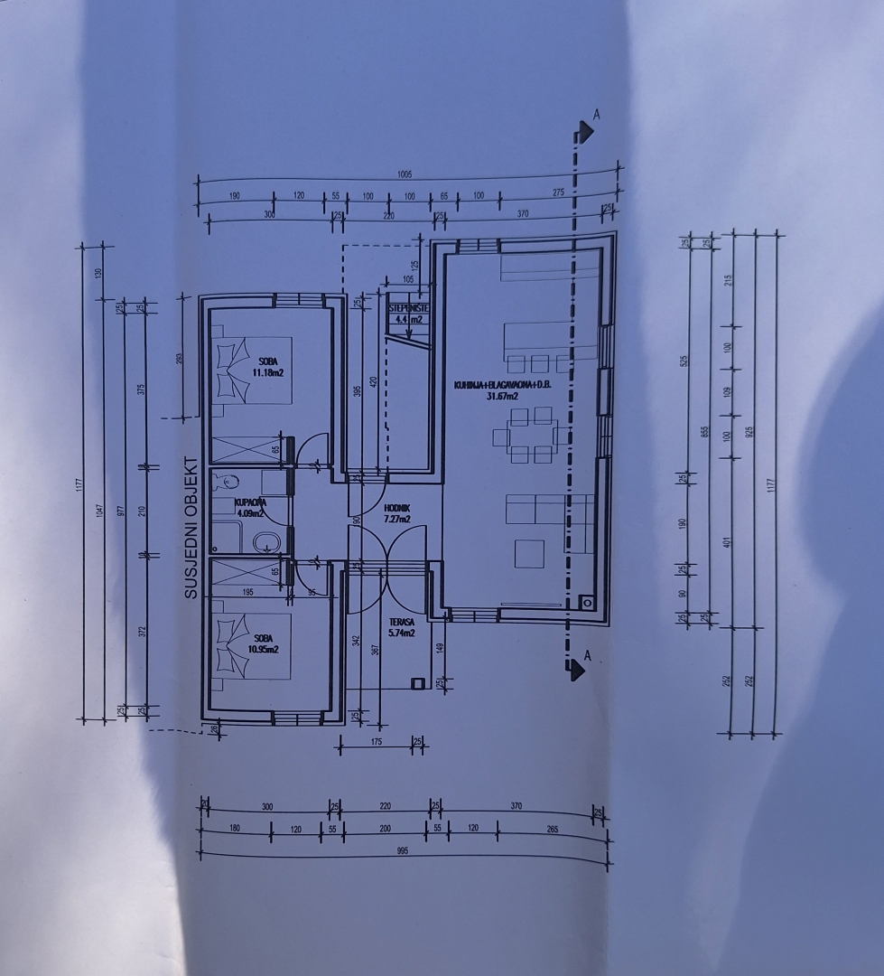 ISOLA DI KRK, ČIŽIĆI – Appartamento con due camere da letto al 1° piano con ampio soggiorno open space e vista mare