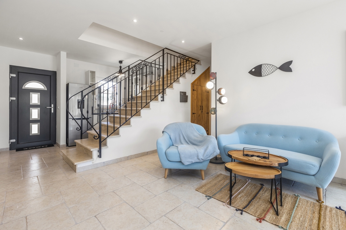 KRK CITY, dintorni - Villa moderna con piscina riscaldata