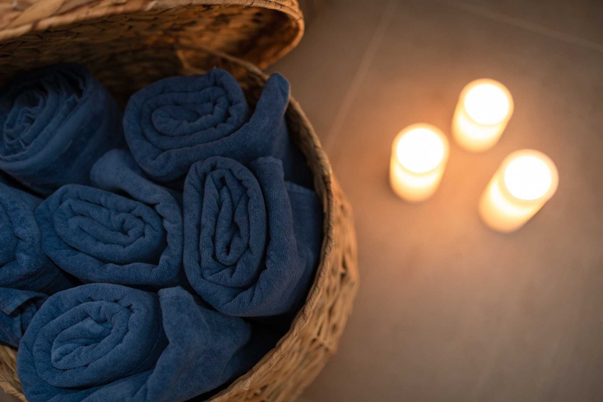 ISOLA DI KRK, CITTÀ DI KRK - Appartamento su due piani con giardino e piscina