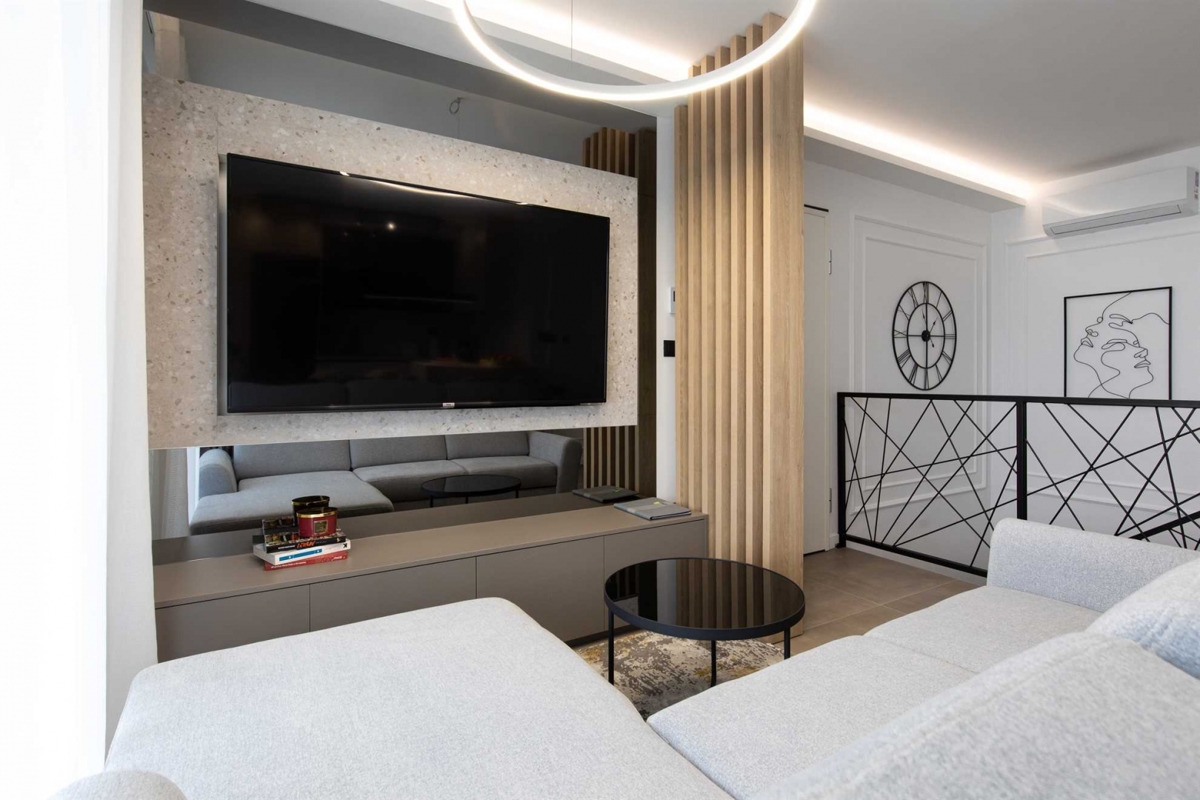 ISOLA DI KRK, CITTÀ DI KRK - Appartamento su due piani con giardino e piscina