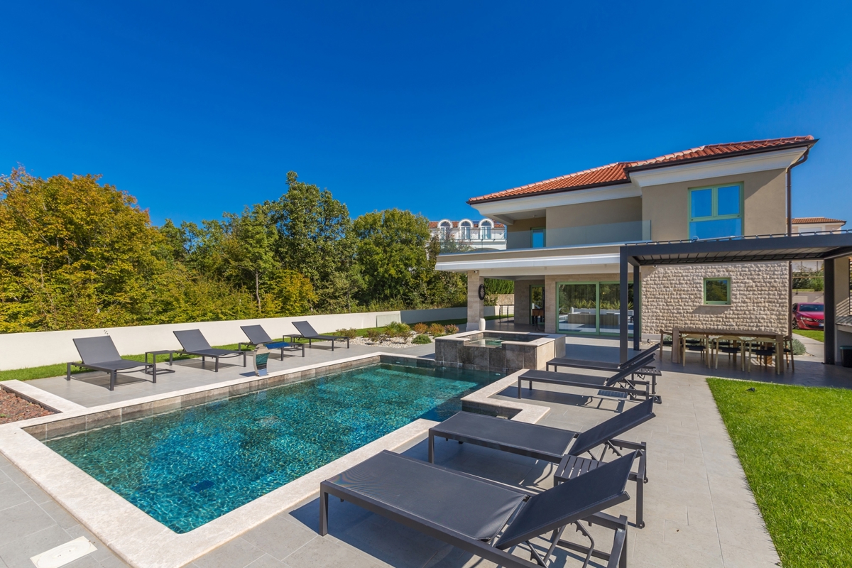 ISOLA DI KRK – Villa esclusiva con piscina, vista panoramica e design di alto livello