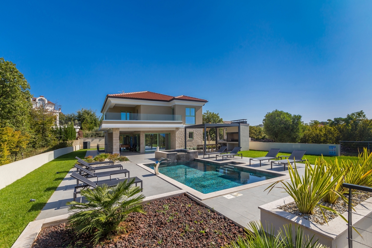 ISOLA DI KRK – Villa esclusiva con piscina, vista panoramica e design di alto livello