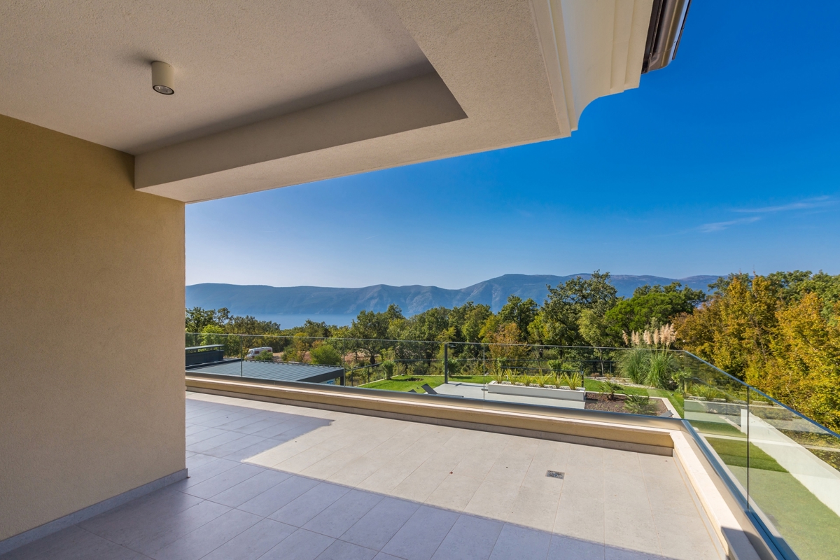 ISOLA DI KRK – Villa esclusiva con piscina, vista panoramica e design di alto livello