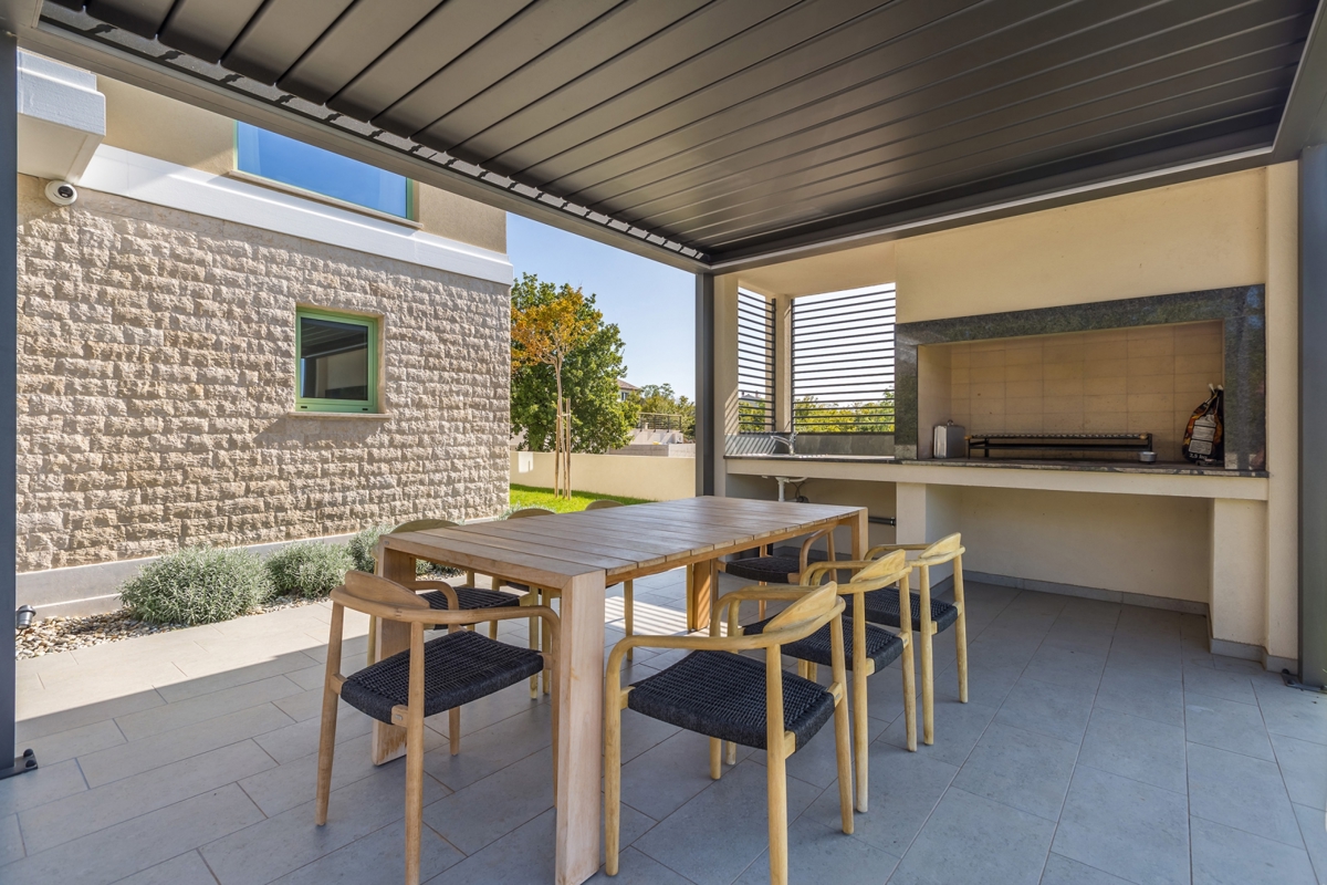 ISOLA DI KRK – Villa esclusiva con piscina, vista panoramica e design di alto livello