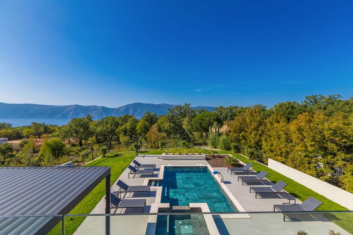 ISOLA DI KRK – Villa esclusiva con piscina, vista panoramica e design di alto livello