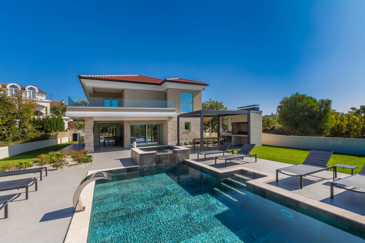 ISOLA DI KRK – Villa esclusiva con piscina, vista panoramica e design di alto livello