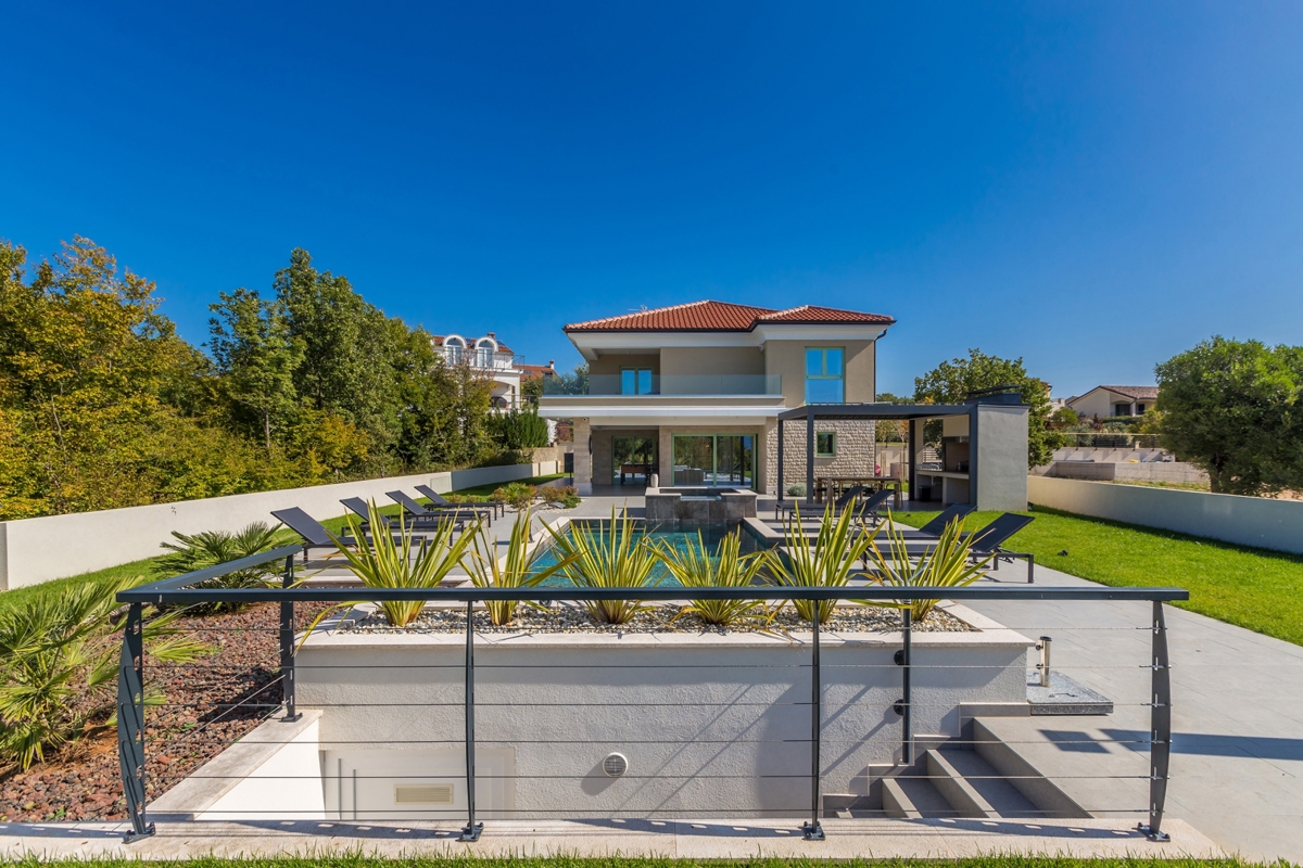 ISOLA DI KRK – Villa esclusiva con piscina, vista panoramica e design di alto livello