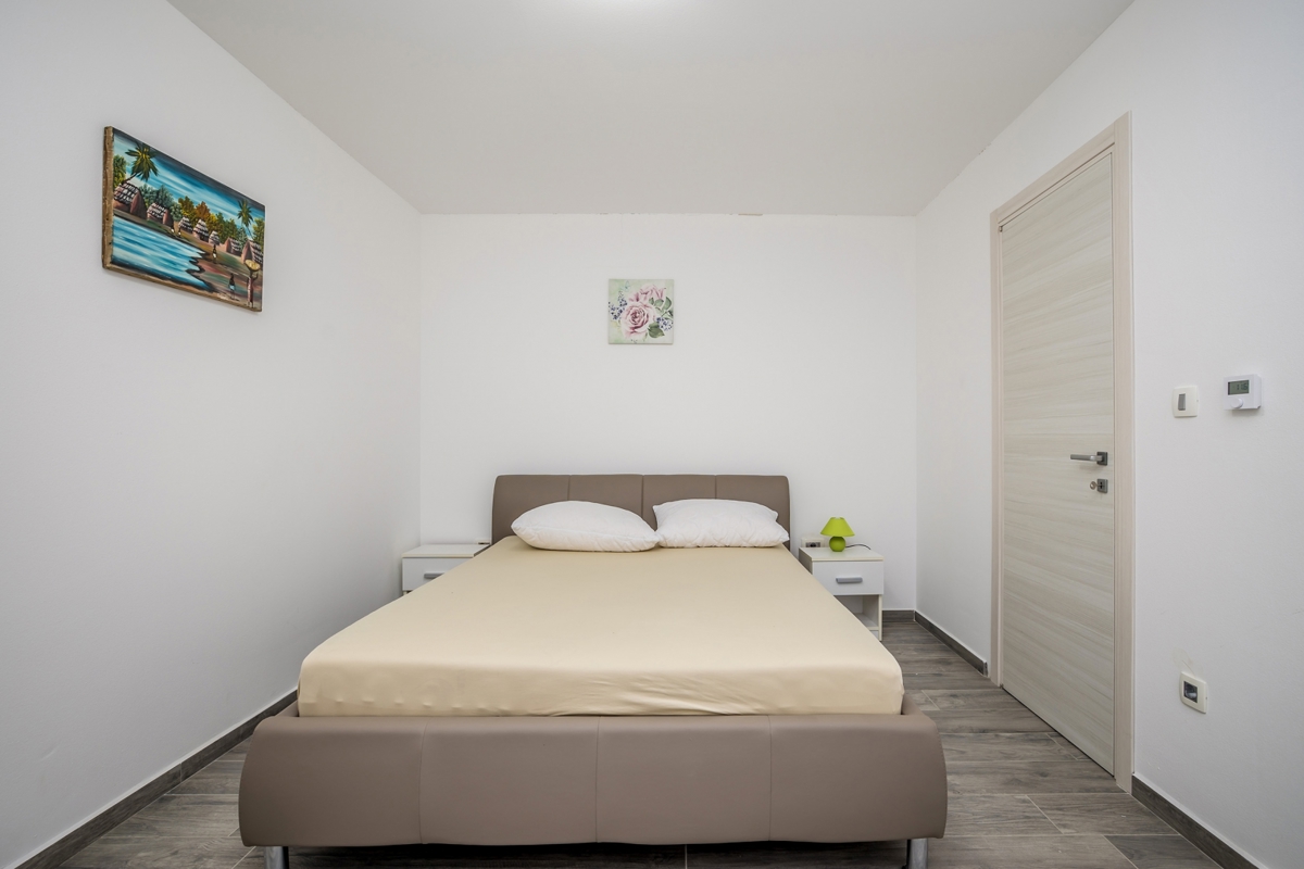 ČIŽIĆI – Lussuosa villa con appartamenti, centro benessere e piscina sul mare