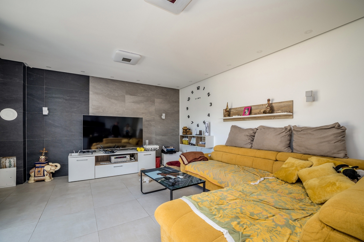 ČIŽIĆI – Lussuosa villa con appartamenti, centro benessere e piscina sul mare