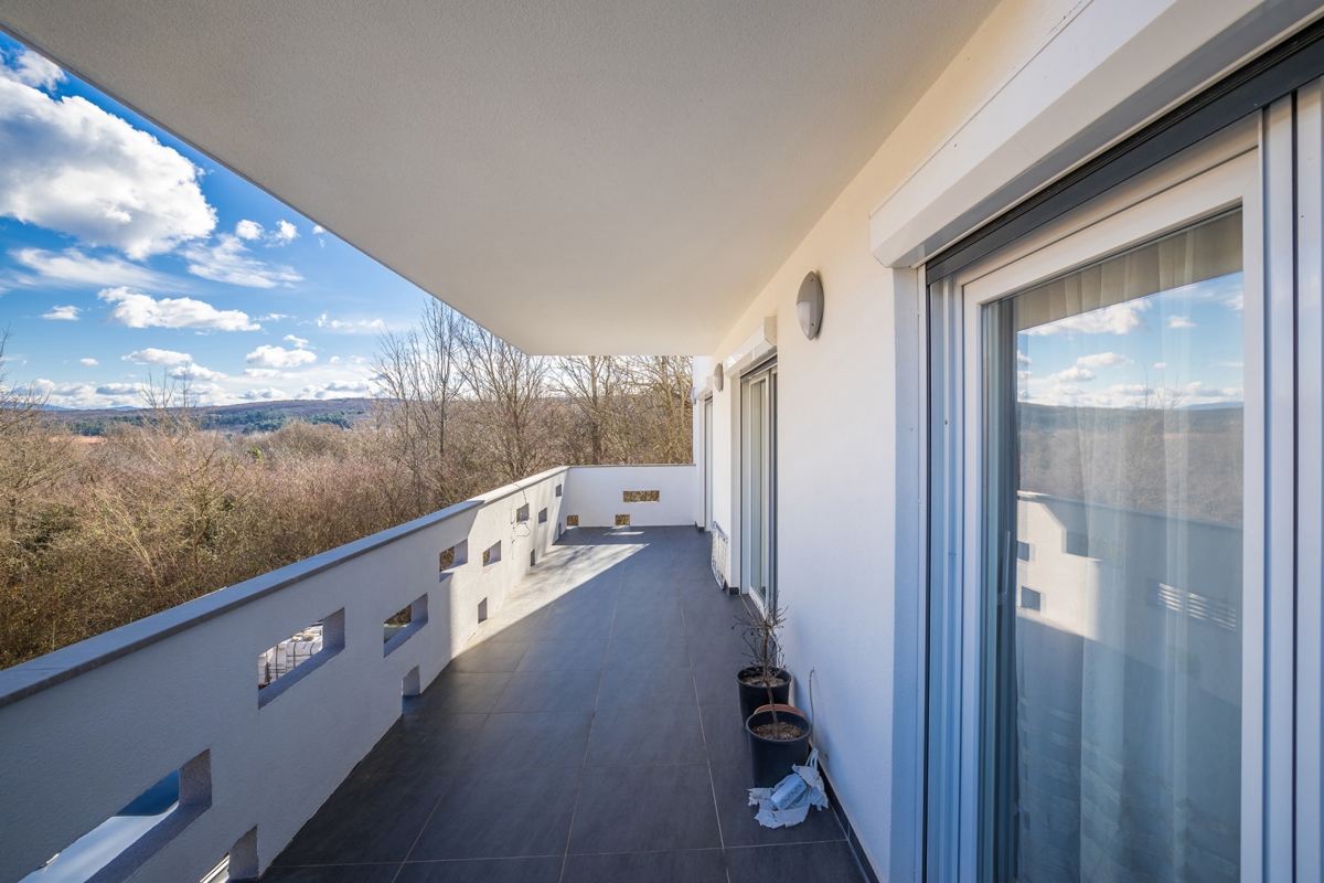 ČIŽIĆI – Lussuosa villa con appartamenti, centro benessere e piscina sul mare