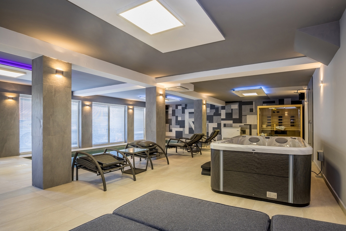 ČIŽIĆI – Lussuosa villa con appartamenti, centro benessere e piscina sul mare