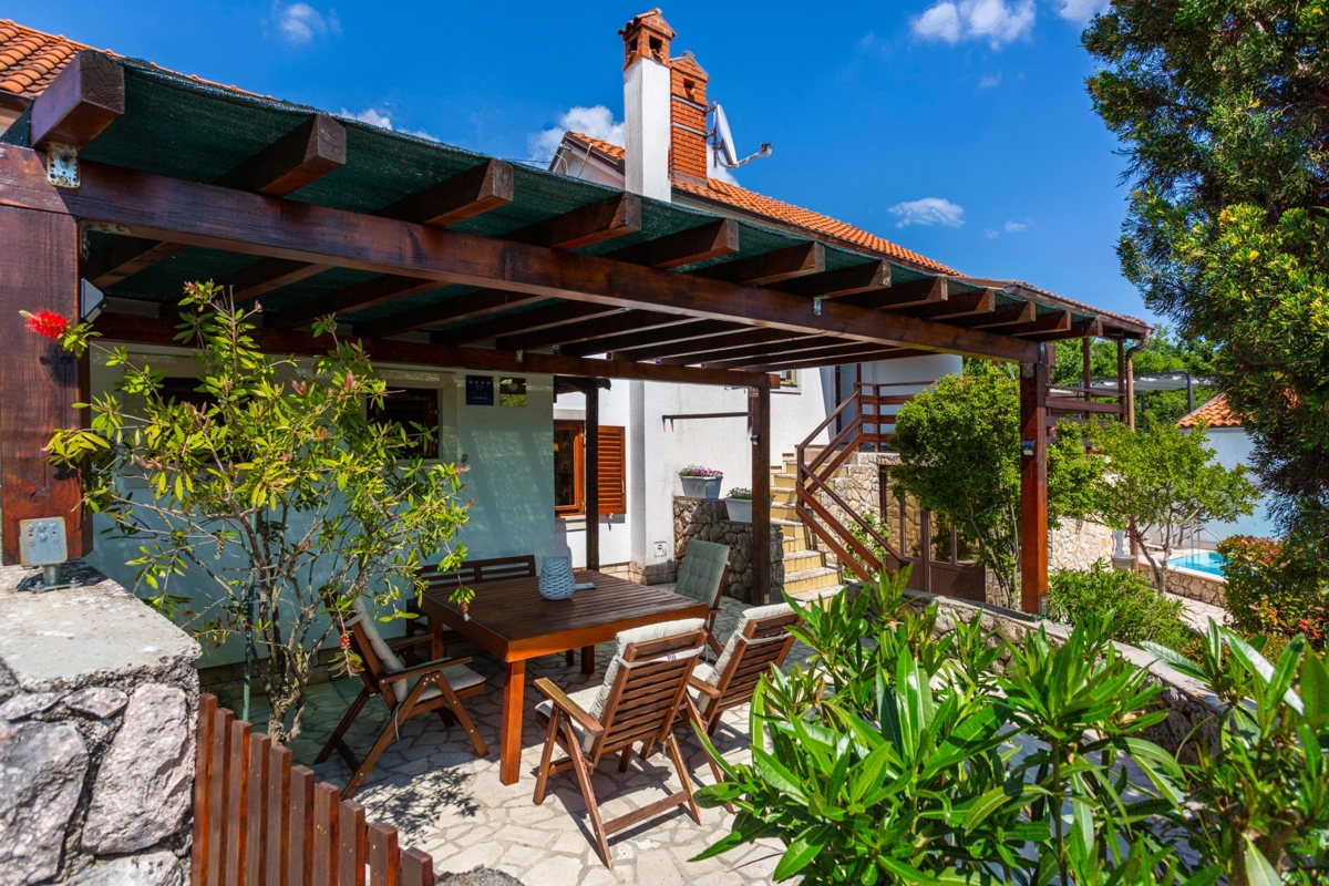 ISOLA DI KRK, RISIKA - Affascinante casa con piscina e jacuzzi