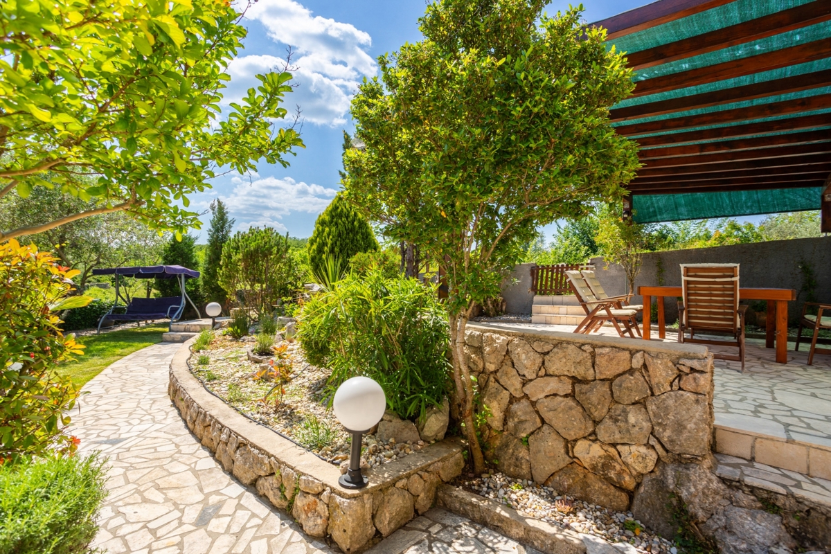 ISOLA DI KRK, RISIKA - Affascinante casa con piscina e jacuzzi