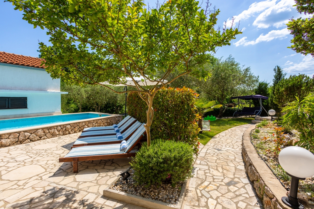 ISOLA DI KRK, RISIKA - Affascinante casa con piscina e jacuzzi