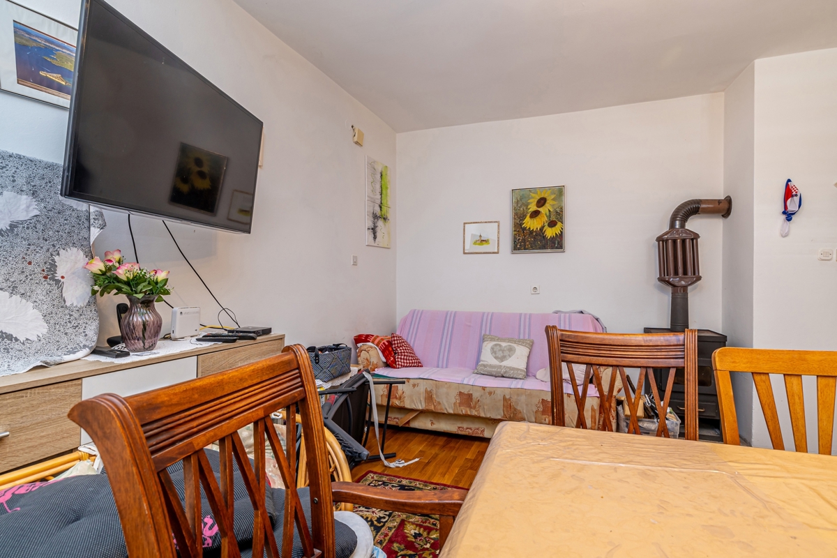 CITTÀ DI KRK - Casa con tre appartamenti