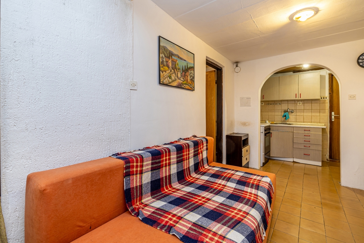 CITTÀ DI KRK - Casa con tre appartamenti