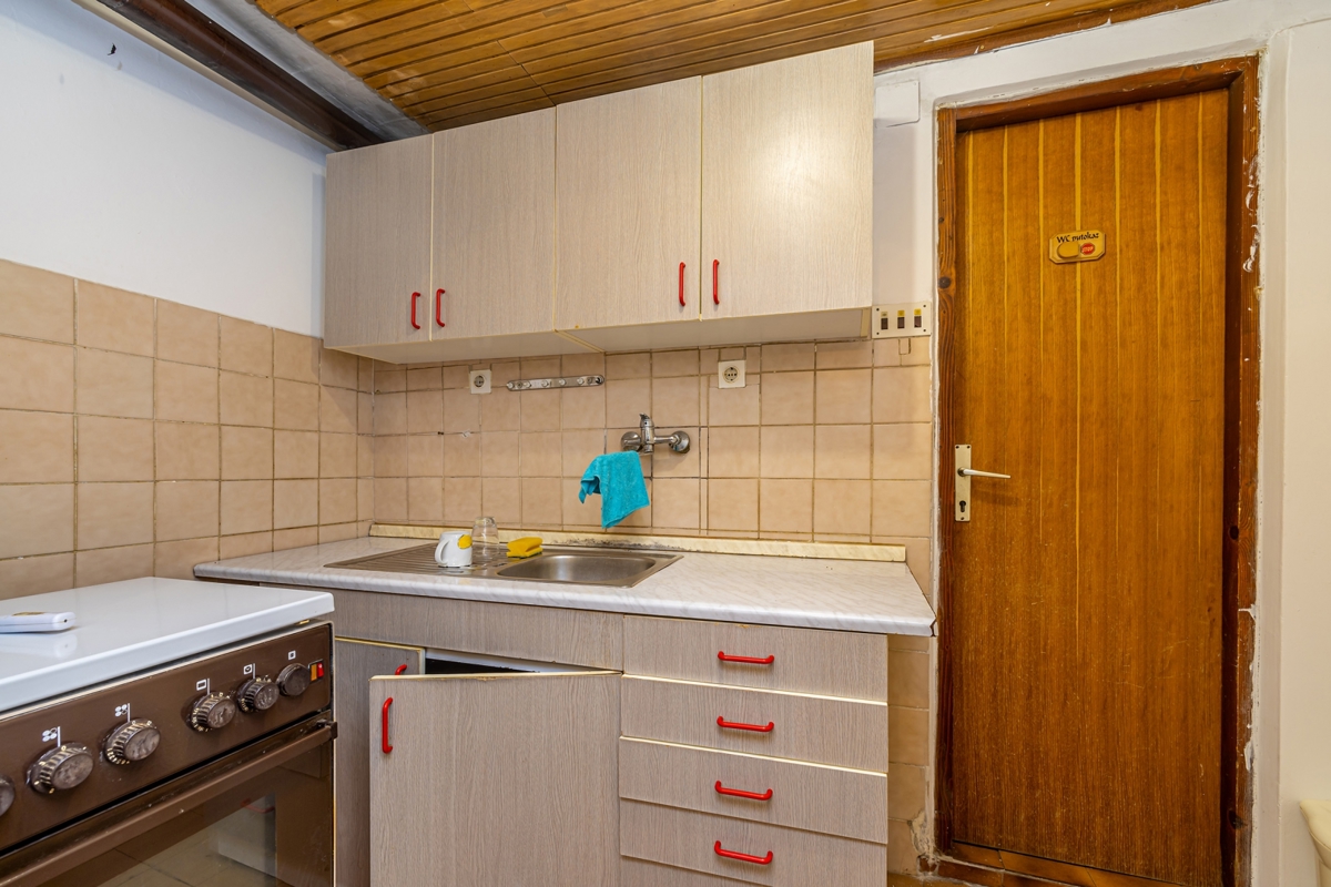 CITTÀ DI KRK - Casa con tre appartamenti
