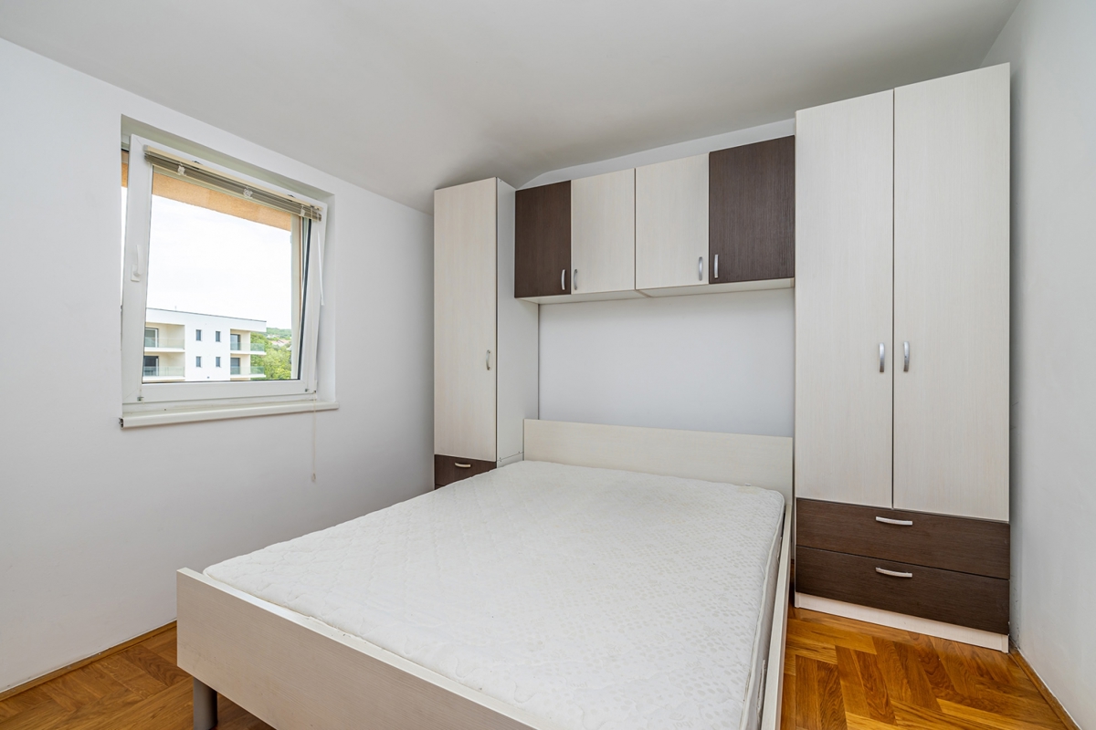 MALINSKA - Appartamento con due camere da letto al secondo piano
