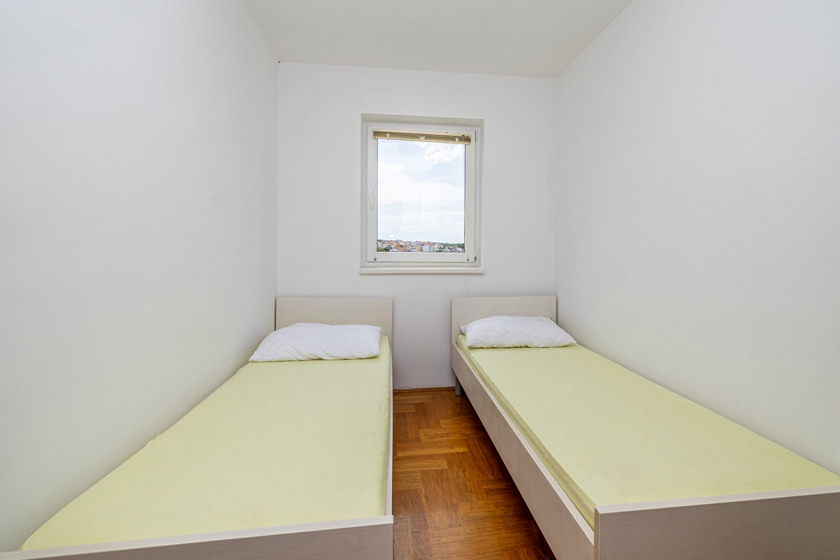 MALINSKA - Appartamento con due camere da letto al secondo piano