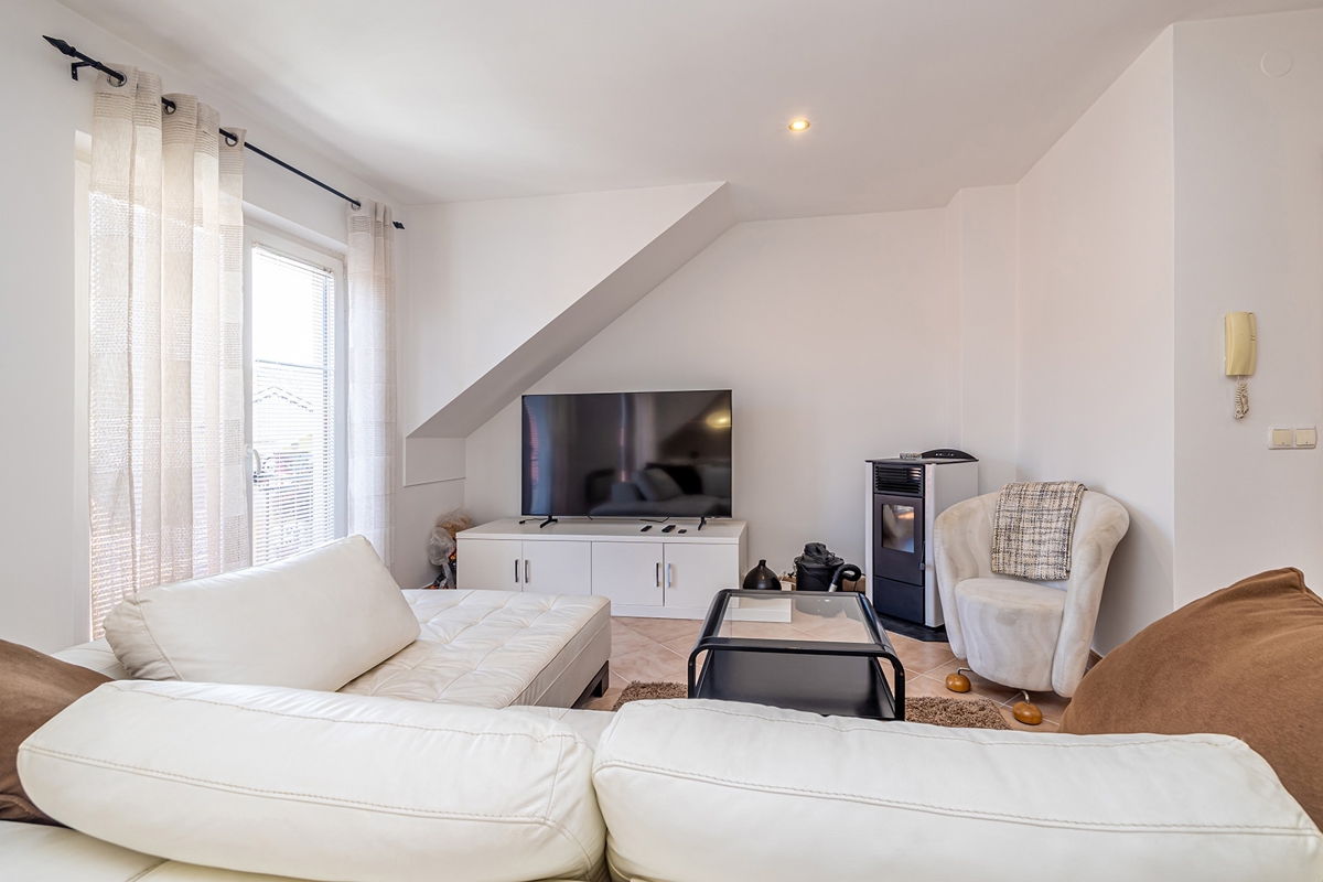 FUŽINE - Monolocale in mansarda alta