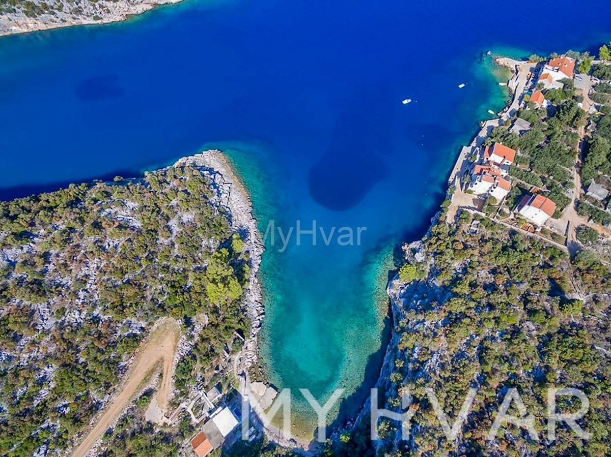 Terreno edificabile nella baia di Pokrivenik