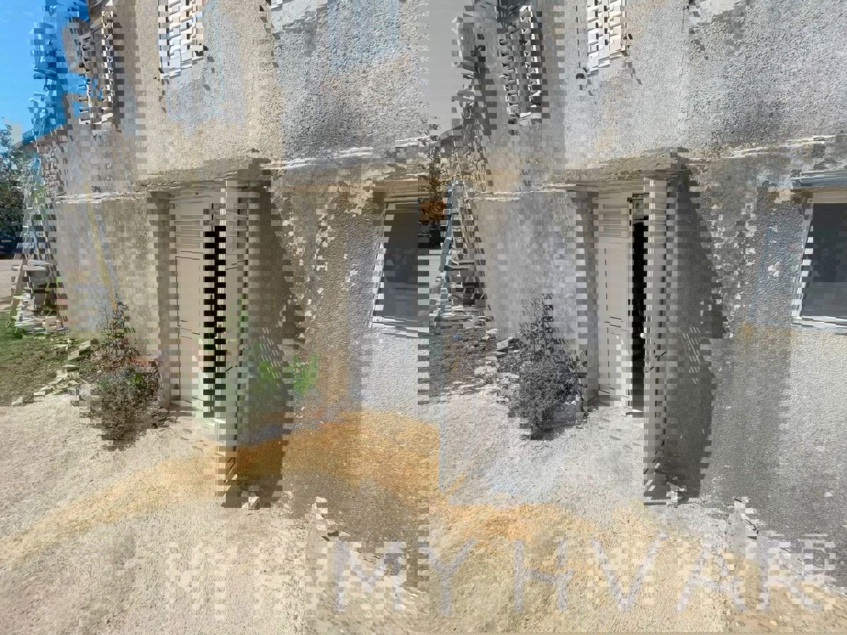 Casa bifamiliare a Gdinj