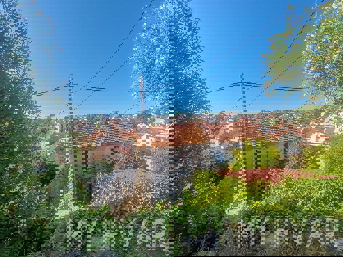 Casa in pietra sul mare nel centro di Vrboska