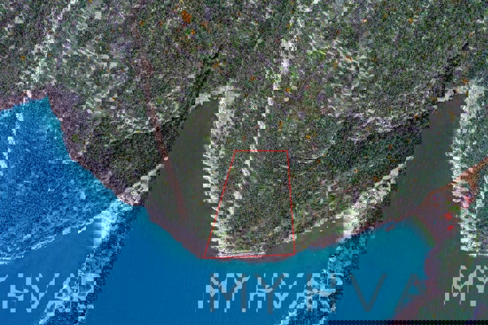 Zastražišće Terra in riva al mare