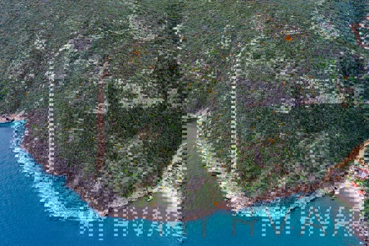 Zastražišće Terra in riva al mare