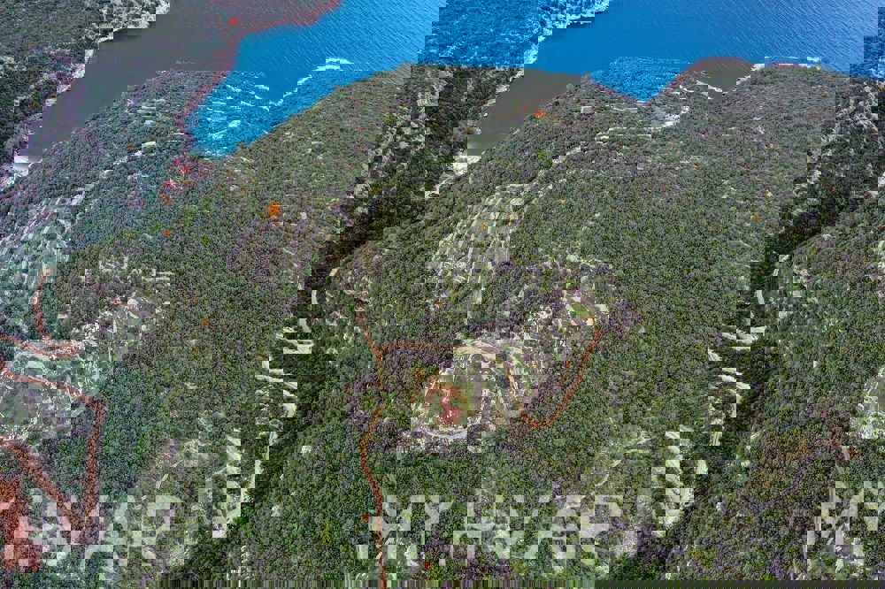 Zastražišće Terra in riva al mare