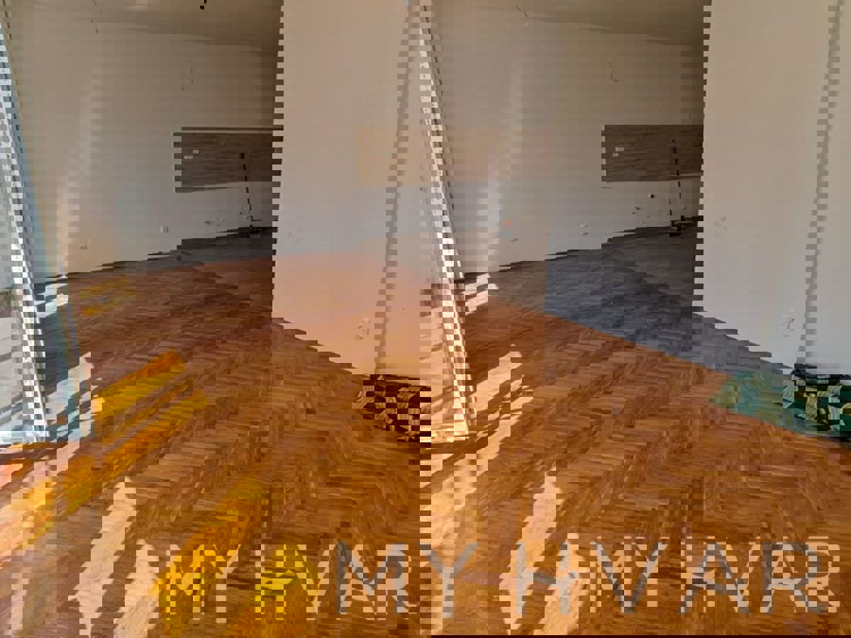 Appartamento con tre camere da letto nella città di Hvar