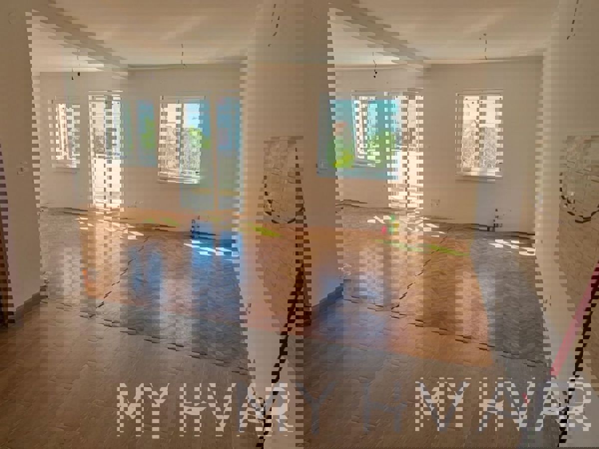 Appartamento con tre camere da letto nella città di Hvar