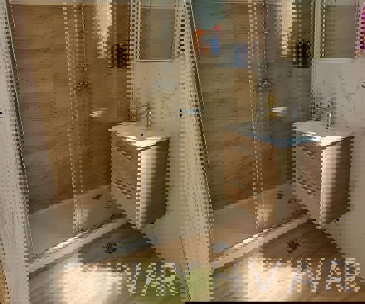 Appartamento con tre camere da letto nella città di Hvar