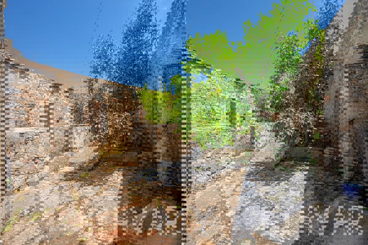 Tenuta tradizionale con cortile a Dol